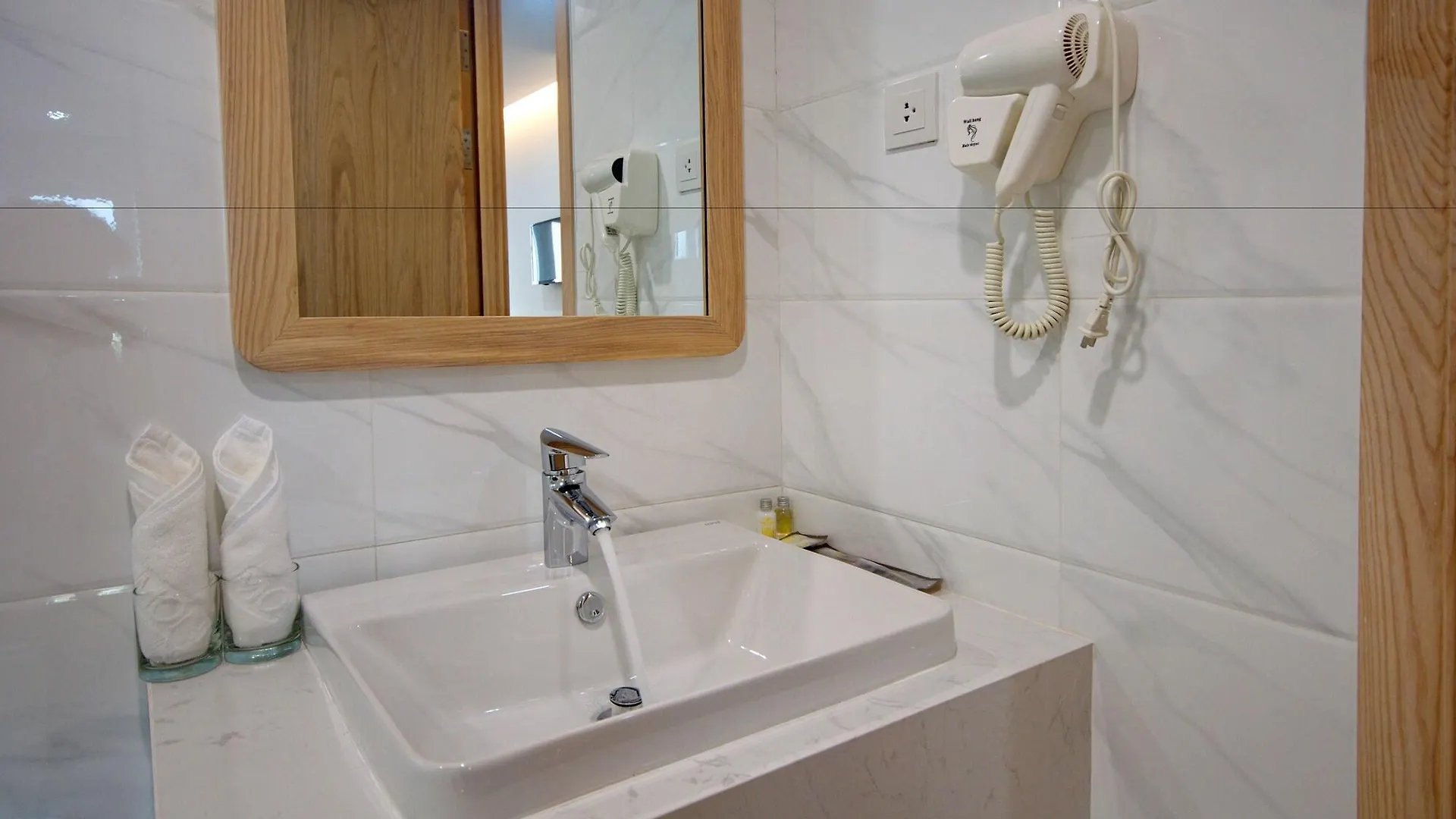 Gibson Hotel Nha Trang 4*,