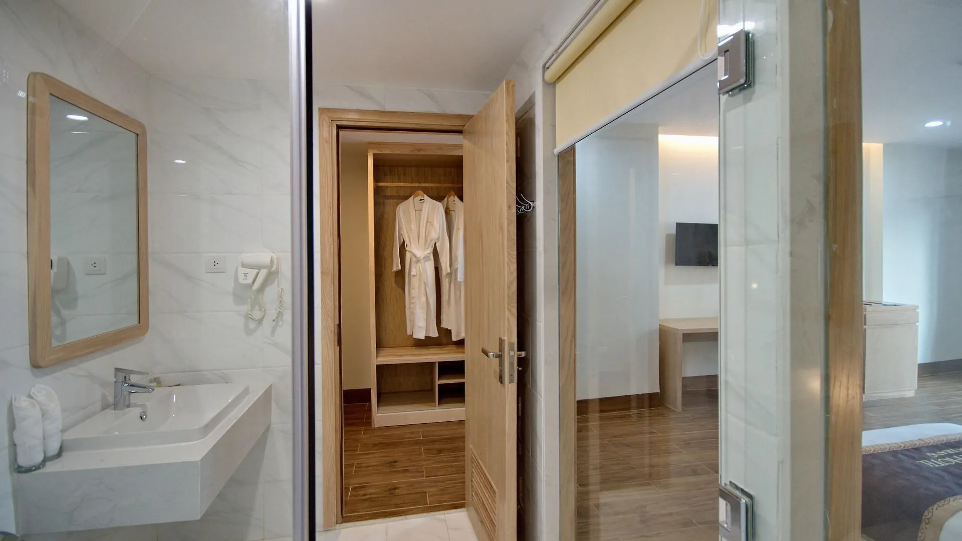 Gibson Hotel Nha Trang