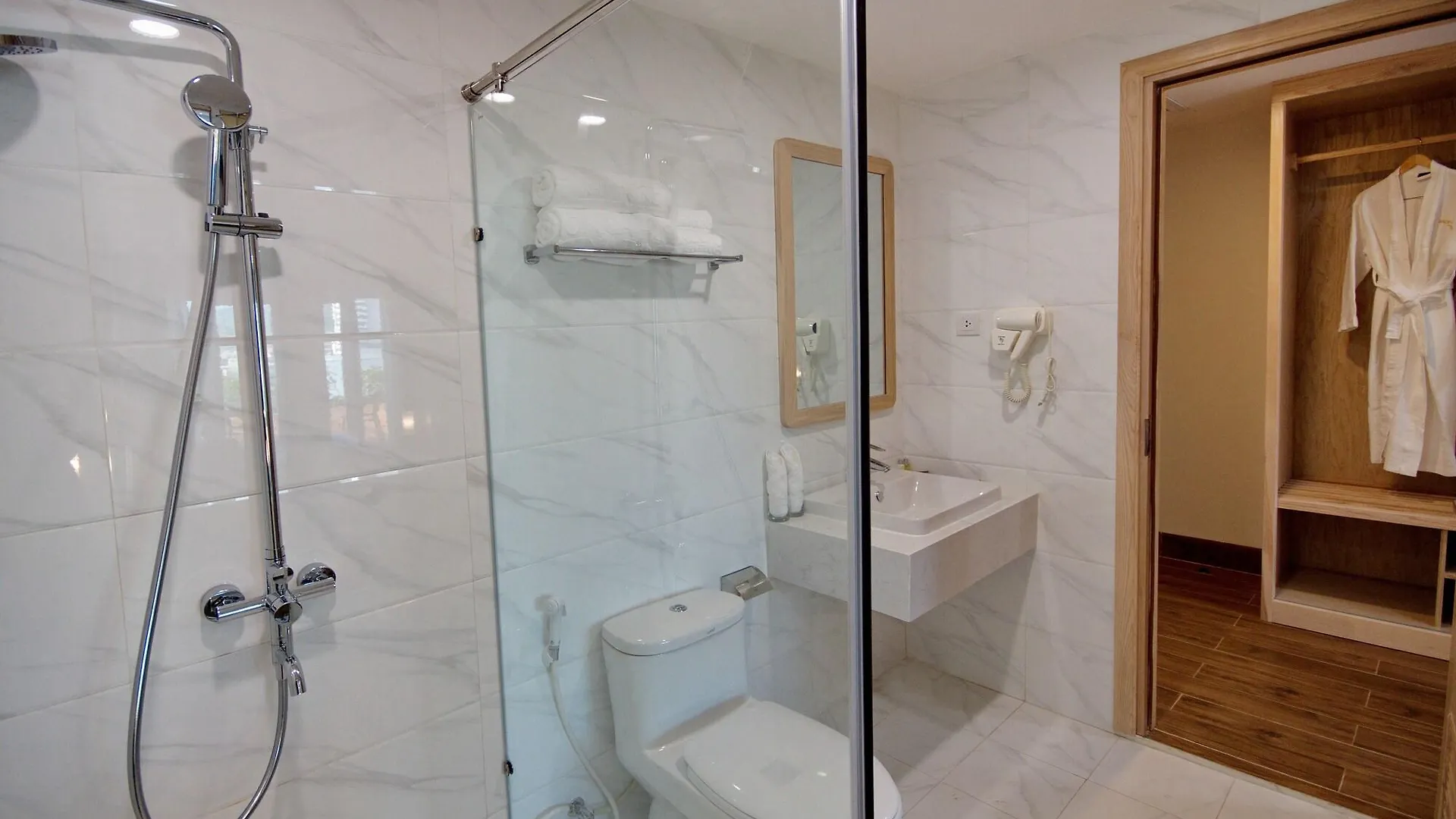 Gibson Hotel Nha Trang