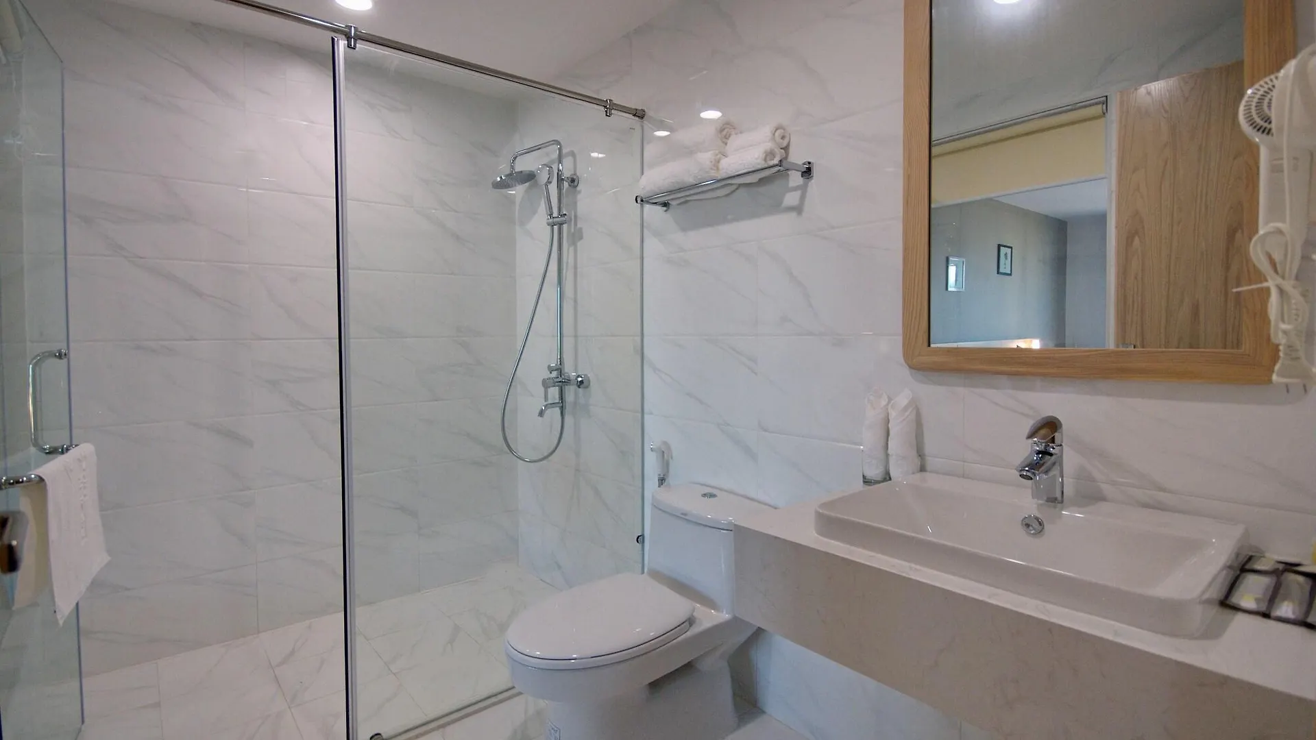 Gibson Hotel Nha Trang 4*,  Vietnam