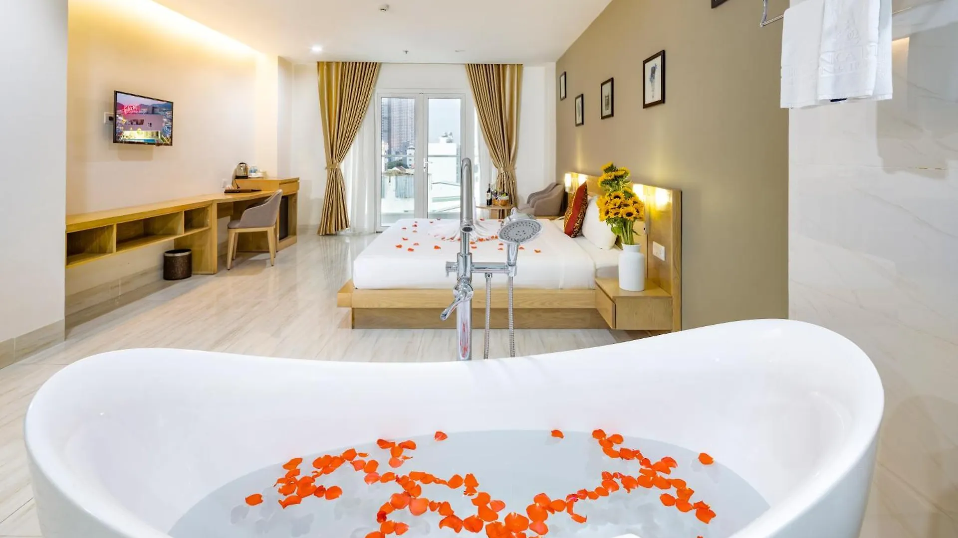 Gibson Hotel Nha Trang