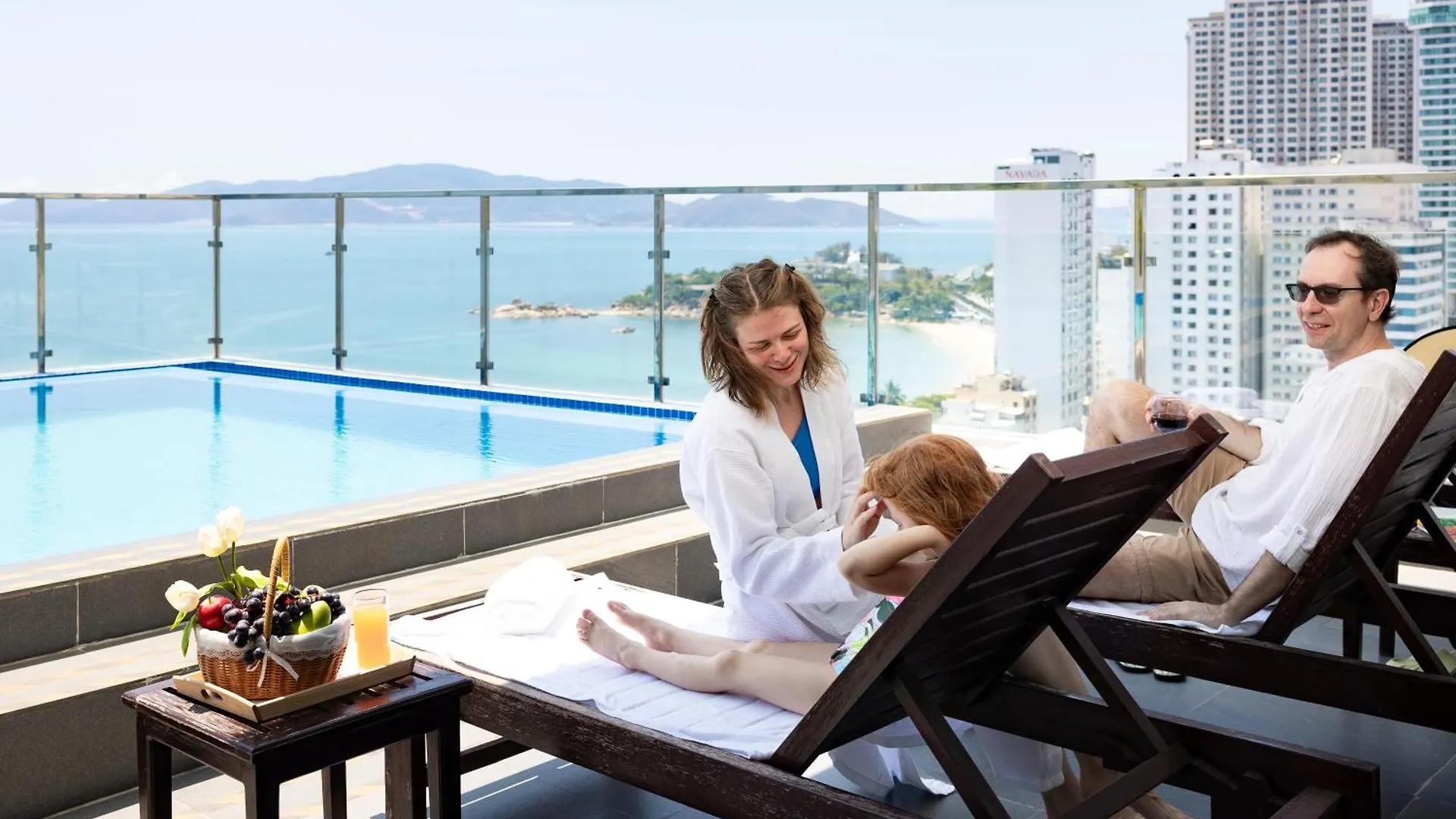 Gibson Hotel Nha Trang 4*,
