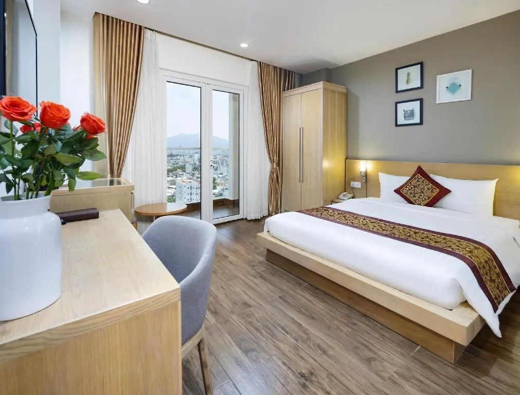 Gibson Hotel Nha Trang 4*,