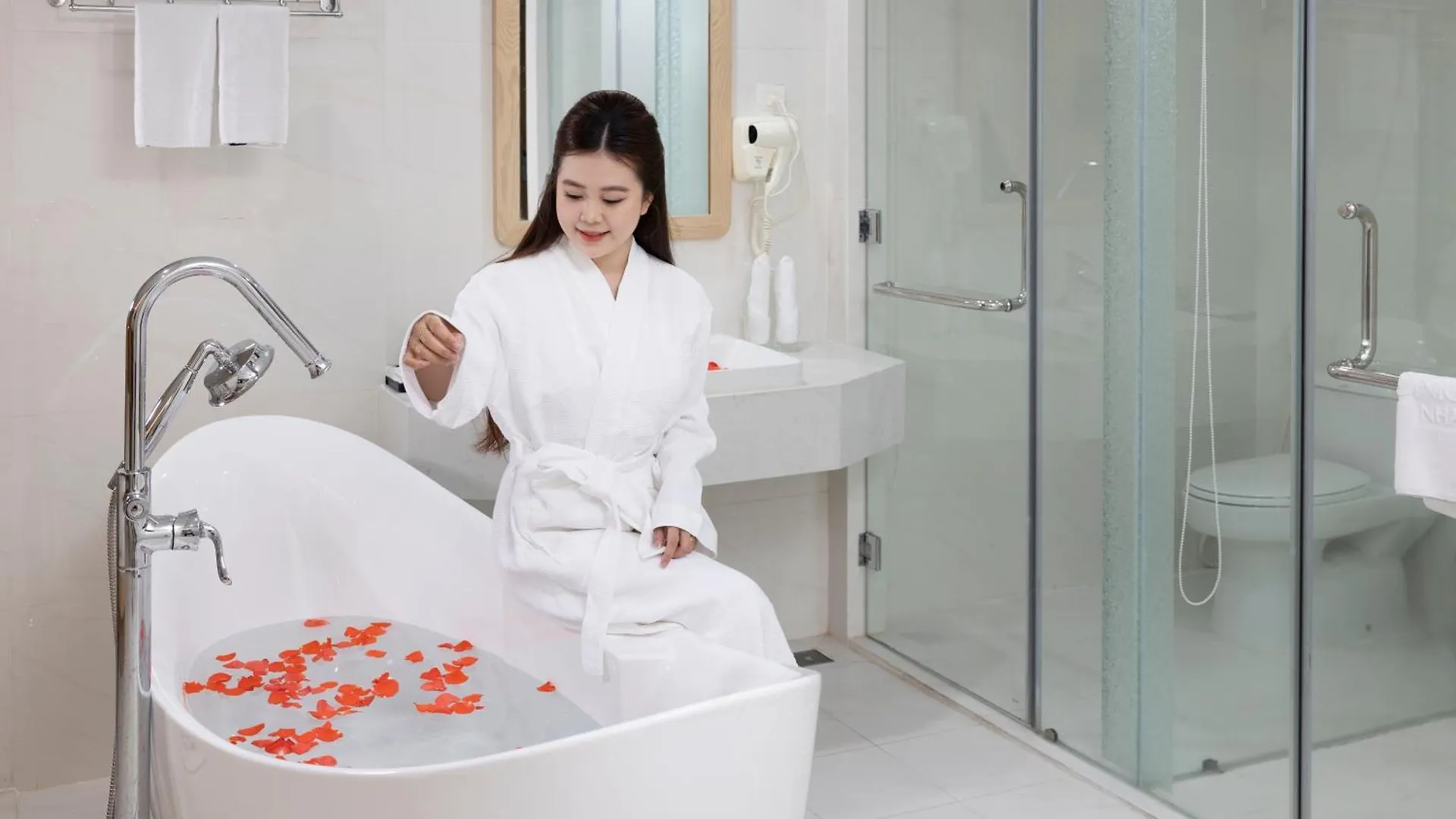 ****  Gibson Hotel Nha Trang Vietnam