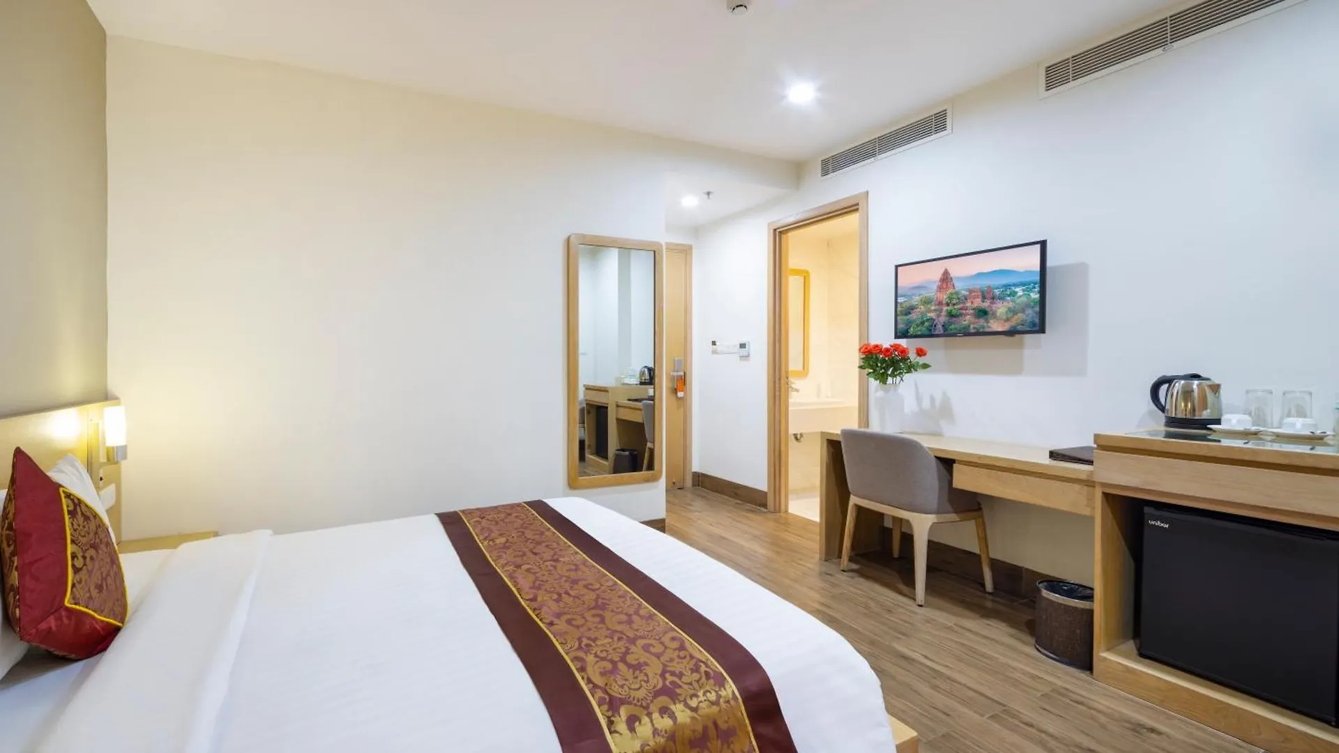 Gibson Hotel Nha Trang